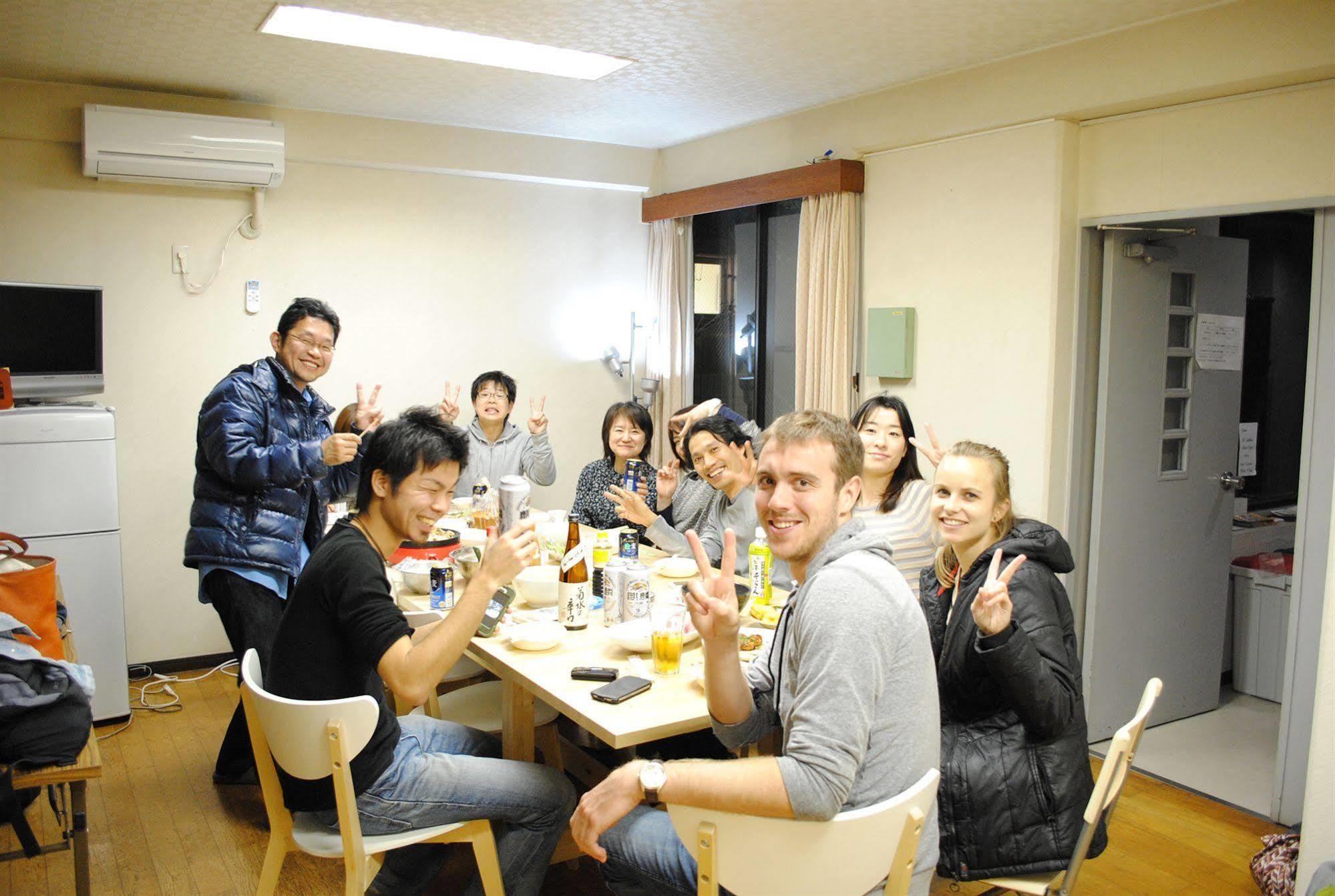 Guest House Hokorobi Fukuoka  Buitenkant foto